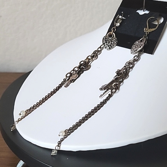 Vintage BETSEY JOHNSON Prisoner of Love Collection Drop Dangle Earrings. - Picture 5 of 9